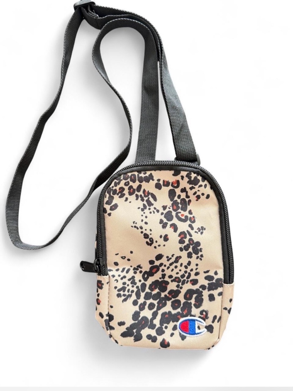 CHAMPION leopard print crossbody bag. Small and convenient.